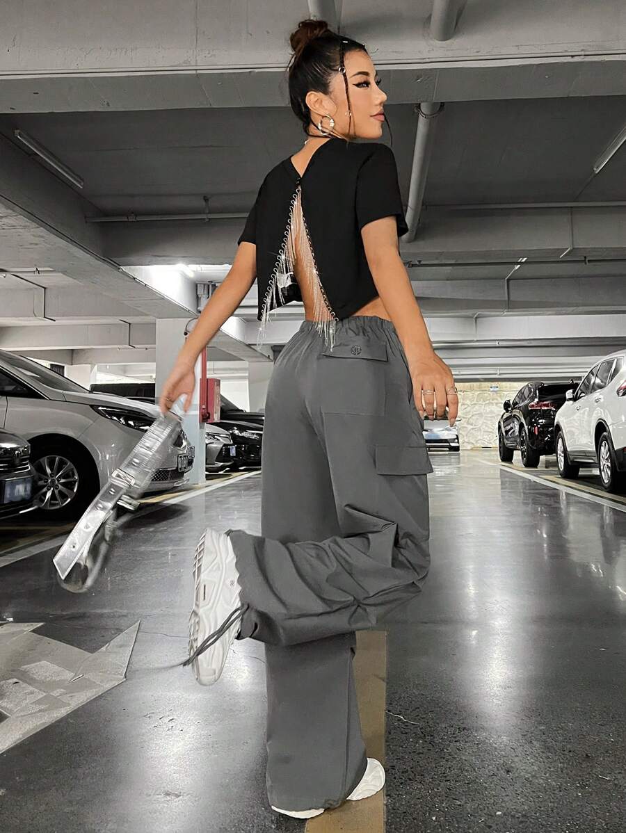 SHEIN PETITE 鏈條細節露背T恤 - 黑色 - 查看 1