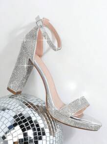 Hauture Kvinnors strass utsmyckade öppet tåblock Hälplattform Ankelrem Silverklänningssandaler – Glamorösa, gnistrande och festklara Essential