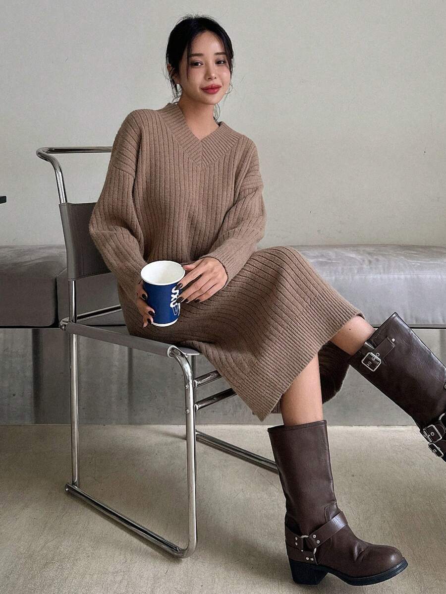 DAZY 女款純色下垂肩毛衣裙(不含腰帶) - 卡其色 - 查看 1