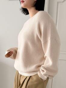 Dazy Petite Plus Màu thuần Thả vai Áo len Áo chui đầu - Màu be - Xem 3