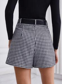 SHEIN Privé 女性千鳥格印花接片PU皮革口袋附腰帶短褲 - 黑與白 - 查看 3