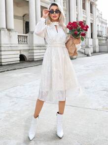 Aveloria Sukienka damska z długim rękawem i kontrastową siateczką w kwiaty