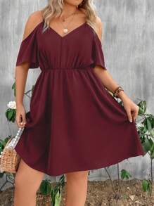 SHEIN LUNE Vestido camiseta con hombros descubiertos de talla grande en color burdeos para mujer