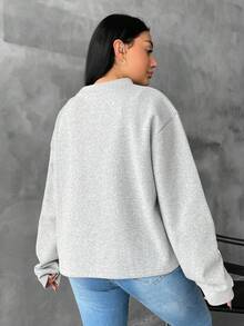 RueChic Áo nỉ vai trễ bất đối xứng cỡ lớn bằng cotton dành cho nữ - Xám - Xem 2