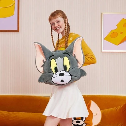 TOM & JERRY X SHEIN 卡通猫咪毛绒头枕，仅限TOM！1个
