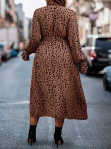 SHEIN CURVE+ Kích thước lớn Ngẫu nhiên In Đầm - Cà phê nâu - Xem 2