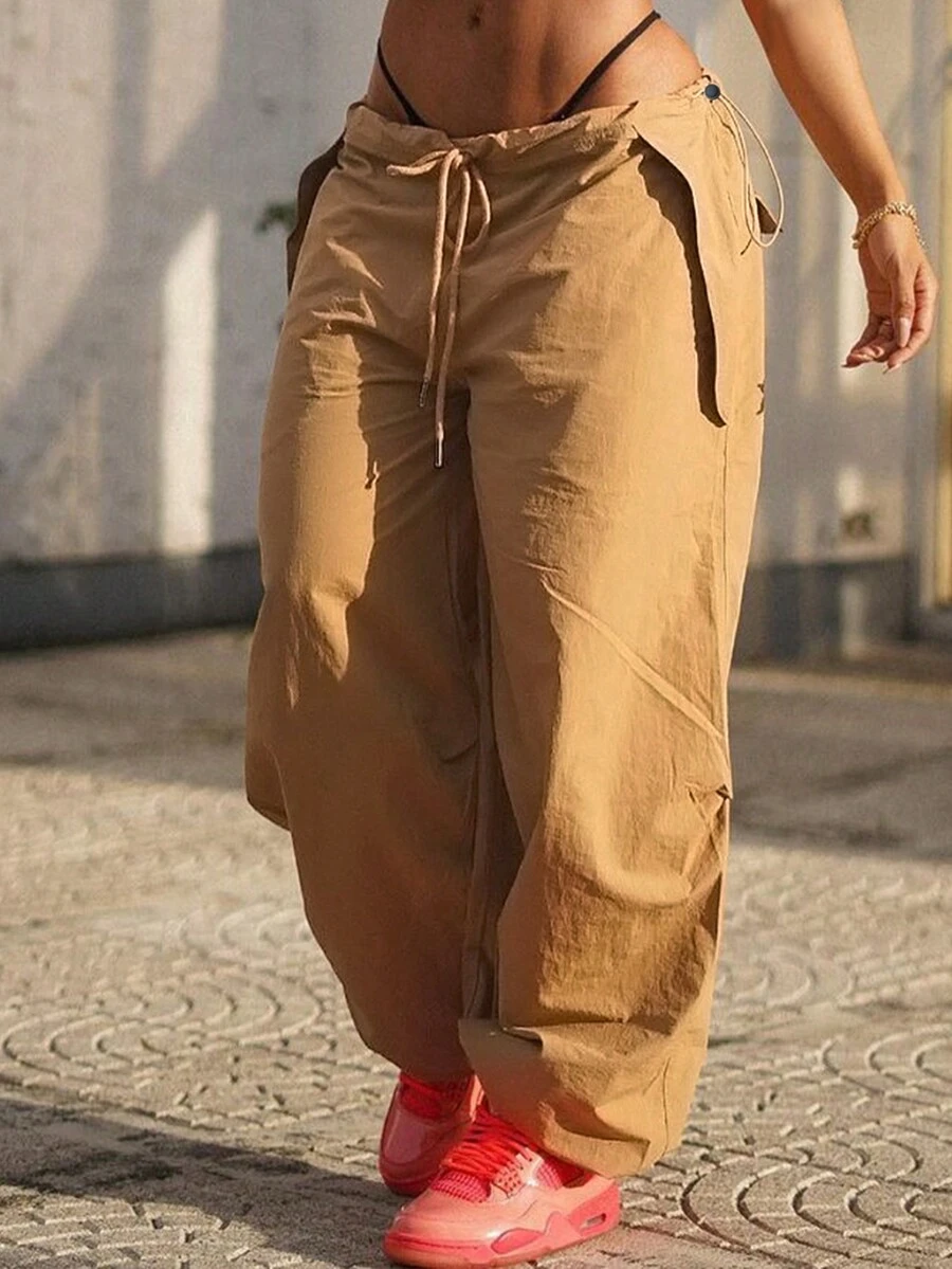 女式低腰性感工裝褲 - 卡其色 - 查看 1