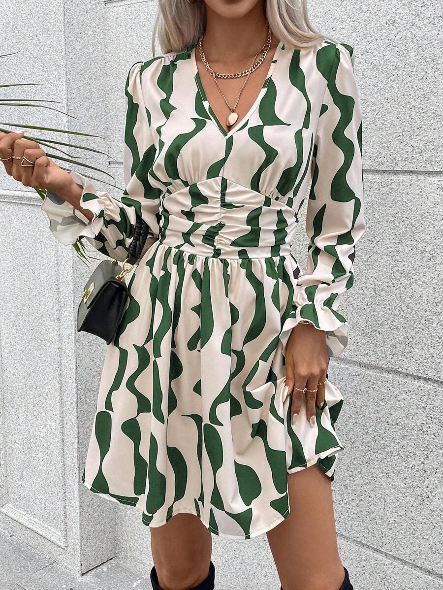 SHEIN LUNE 女式全印花腰部褶皺邊和蕾絲袖子連衣裙 - 綠色 - 查看 1