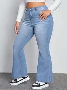 SHEIN EZwear Pantalones De Mezclilla Acampanados De Talla Grande Y Lavado Claro Para Mujer - Lavado ligero - Ver 6