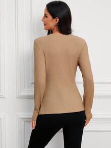 SHEIN Clasi Surplice cổ Chi tiết Nút Áo thun - Màu Khaki - Xem 2