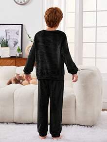 SHEIN 男大童恐龍刺繡法蘭絨睡衣套裝 - 黑色 - 查看 2