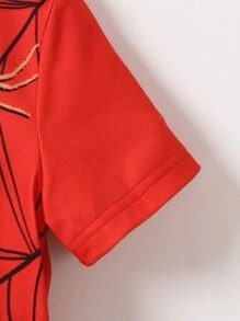 SHEIN 2 件裝幼兒男孩休閒蜘蛛印花短袖 T 恤和慢跑套裝 - 彩色 - 查看 4