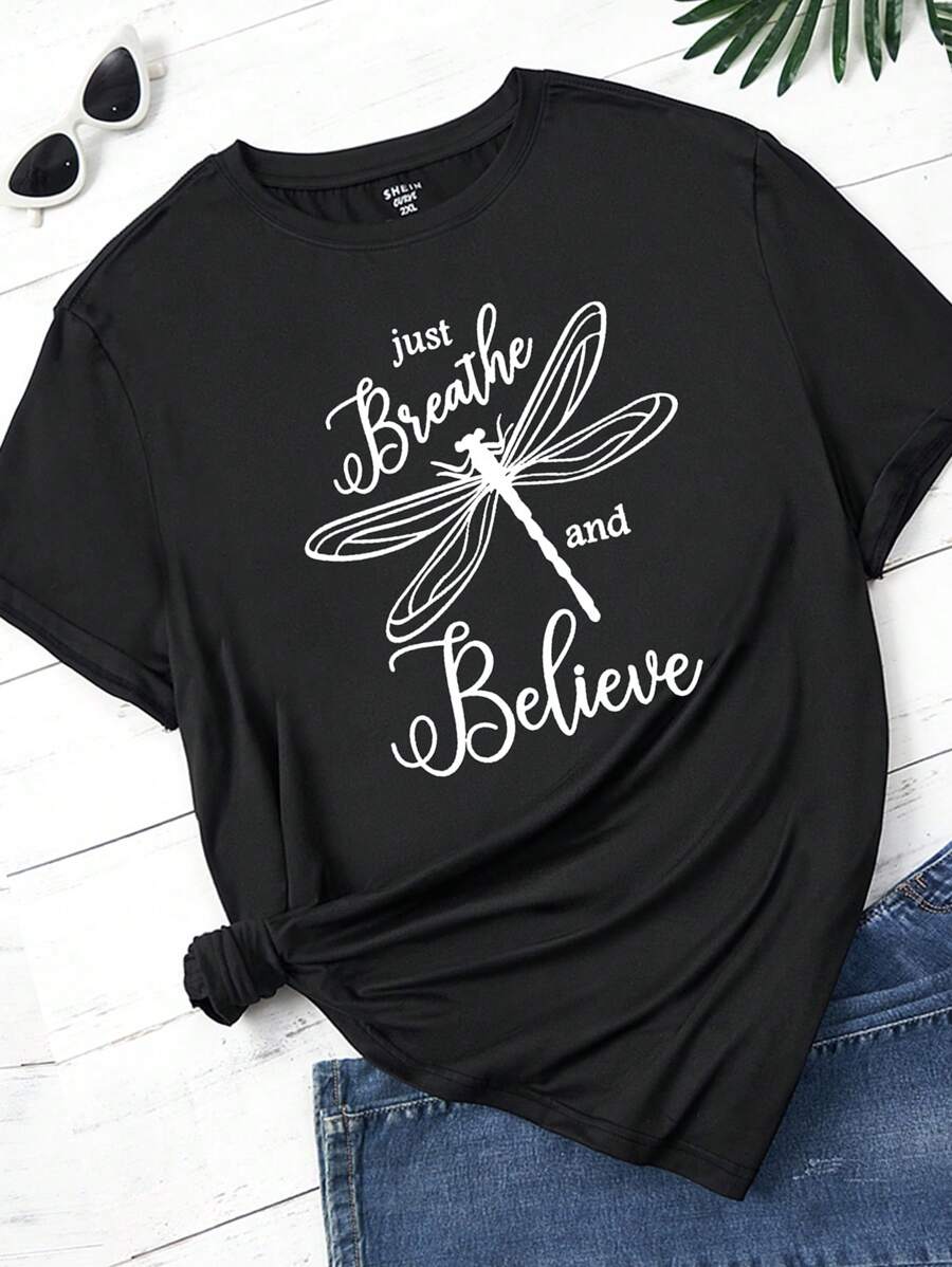 SHEIN EZwear Kích thước lớn con chuồn chuồn & In Khẩu hiệu Áo thun - màu đen - Xem 1