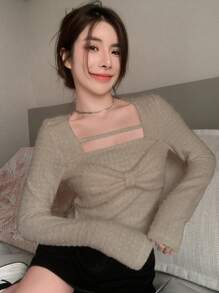 DAZY 女款素色方領長袖T恤上衣 校園風 - 卡其色 - 查看 2