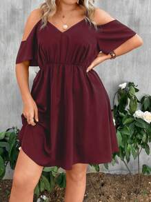 SHEIN LUNE Vestido camiseta con hombros descubiertos de talla grande en color burdeos para mujer