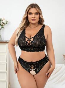 Classic Sexy Plus Size Women's Sexy Lace Crotchless Lingerie Set - Black - View 5