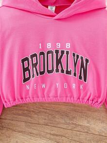 SHEIN Tween 女童粉色字母印花连帽衫和针织吊带裙 2 件套服装 - 玫紅色 - 查看 4