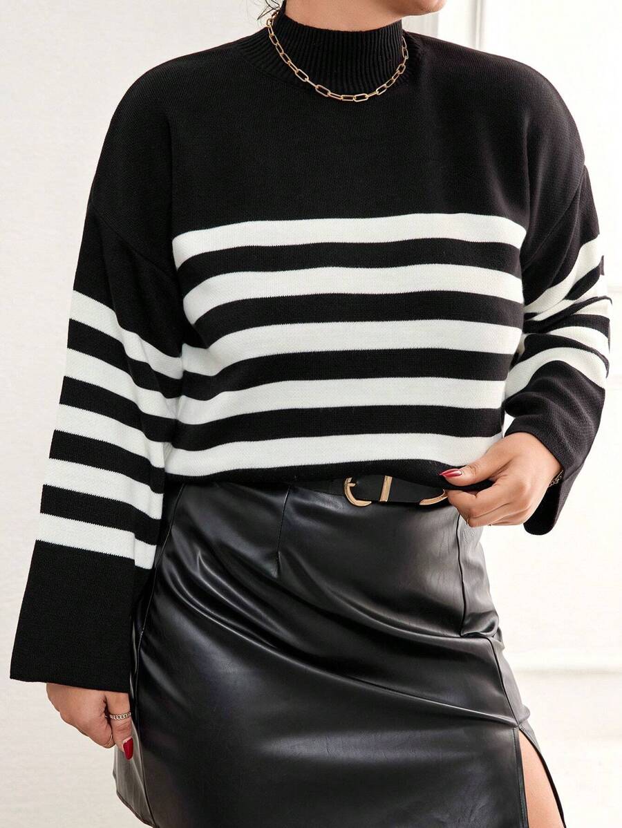 SHEIN Cottnline Plus Pull À Rayures Épaule tombante - Noir et Blanc - Voir 1