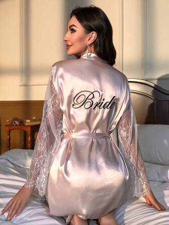 字母图案撞色蕾丝腰带缎面睡袍 Luxeloungewear，秋冬款