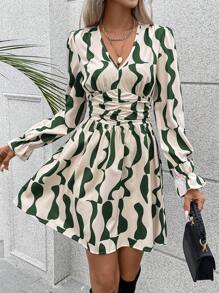 SHEIN LUNE 女式全印花腰部褶皺邊和蕾絲袖子連衣裙 - 綠色 - 查看 7