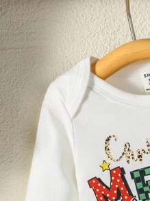 SHEIN Perso Play Tiệc Giáng sinh Vui Trẻ sơ sinh & Bé trai Ông già Noen In Áo liền quần chặt Với Tròn Đường viền cổ áo Và Bông tuyết Quần Dễ thương Giải trí Đối với Mùa Thu Hoặc Mùa Đông - Nhiều màu - Xem 4