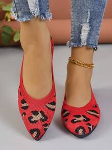 Fashionable Pointed Toe Red Women's Flat Shoes, Random Pattern - Multicolor - View 3