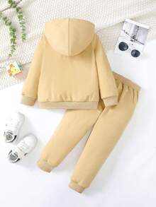 SHEIN 2 件/套 男童運動休閒連帽長袖運動衫和褲子,帶標籤細節,春秋 - 卡其色 - 查看 2