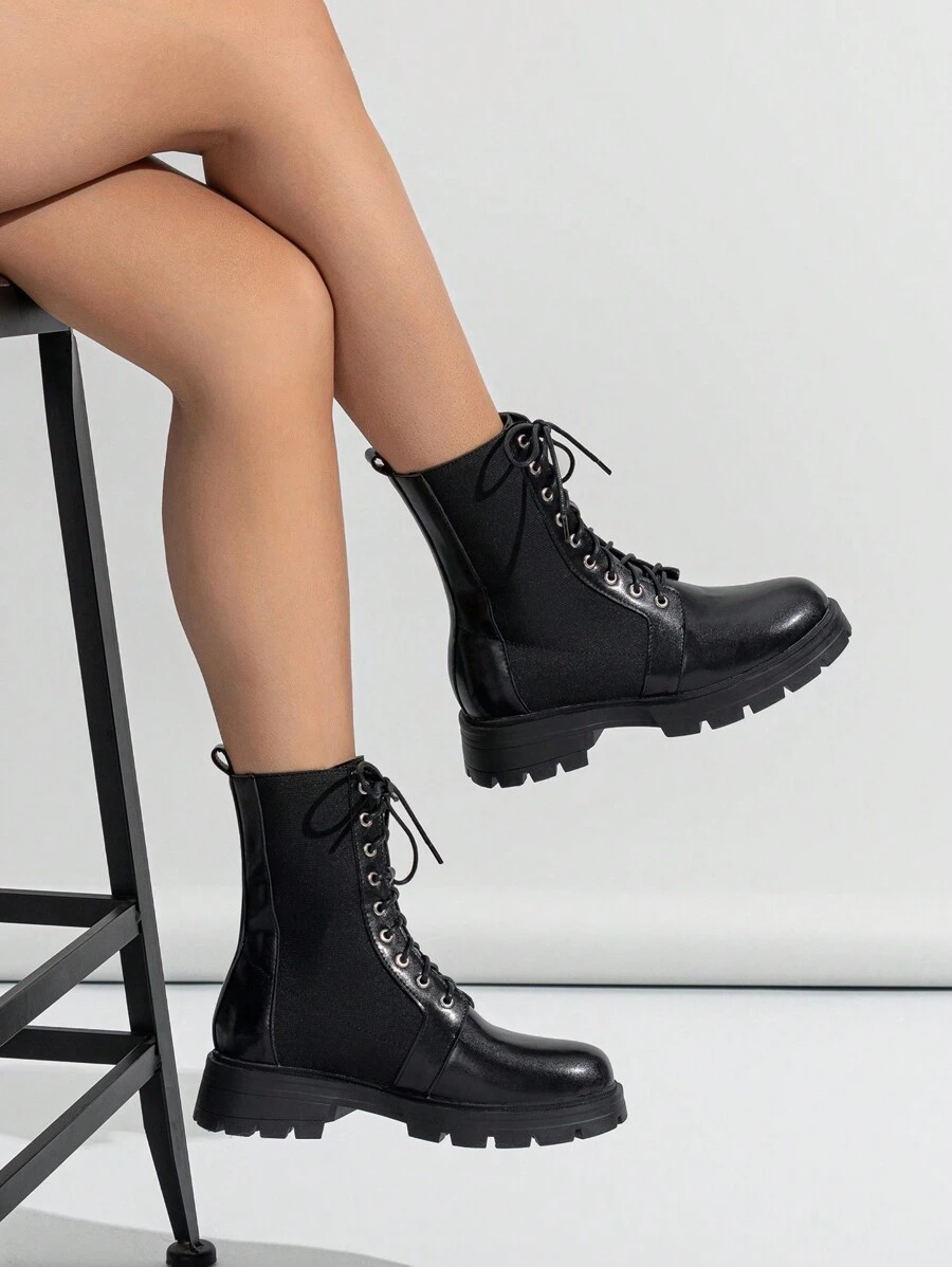 女式新款潮流切爾西靴,帶飾紐穿梭於秋冬 - 黑色 - 查看 1