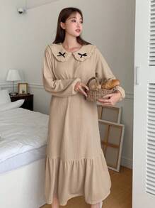 DAZY Của phụ nữ Tay áo lồng đèn Cổ tròn Áo ngủ dài Với Xù Hoa Sen - Màu Khaki - Xem 3