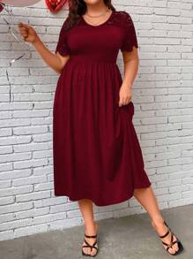 SHEIN Clasi Vestido De Talla Grande De Color Sólido Con Parche De Encaje En V-cuello - Burdeos - Ver 3