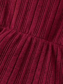 SHEIN Cô Gái Trẻ Giải trí Viền Ruffle Áo thun Quần Bộ đồ - Màu Đỏ Sâu - Xem 5