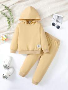 SHEIN 2 件/套 男童運動休閒連帽長袖運動衫和褲子,帶標籤細節,春秋 - 卡其色 - 查看 1