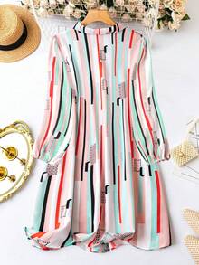 SHEIN LUNE Plus Size Graphic Print Button Half Placket Lantern Sleeve Dress - Red - View 2