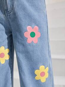 SHEIN 少女休閒舒適寬腿牛仔褲,可愛的多巴胺著色區塊和花卉印花,淺色洗水藍