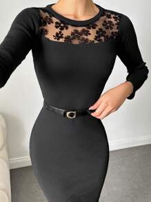 RueChic Contrast Floral Mesh Yoke Bodycon Dress - Black - View 4