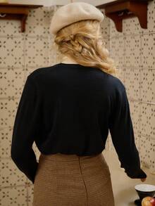 Simple Retro 粘膠平繡v領針織開衫 - 黑色 - 查看 2