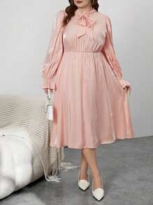 SHEIN Privé Plus Żabotowy Kokarda Kokarda z przodu Rękaw Falbanowy Sukienki