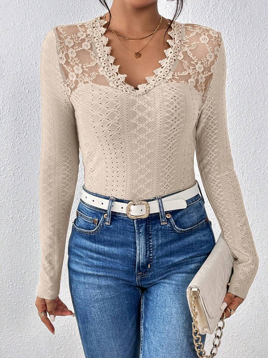 SHEIN Frenchy 女士蕾絲拼接燃燒花刺繡t恤 - 杏色 - 查看 1