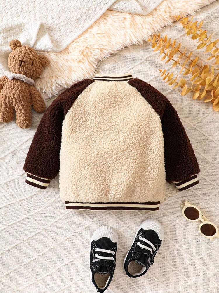 Bimbo Cappotto teddy con ricamo lettera manica raglan
