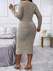 SHEIN Unity 女性修身大尺碼長袍,採用厚實面料,適合秋冬穿著 - 卡其色 - 查看 2