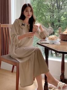 DAZY Của phụ nữ Tay áo lồng đèn Cổ tròn Áo ngủ dài Với Xù Hoa Sen - Màu Khaki - Xem 5