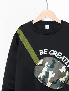 SHEIN Cậu bé Tween Camo & Đồ họa Chữ cái Áo chui đầu & Túi có nắp Quần - xanh quân đội - Xem 4