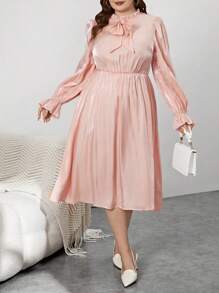 SHEIN Privé Plus Żabotowy Kokarda Kokarda z przodu Rękaw Falbanowy Sukienki