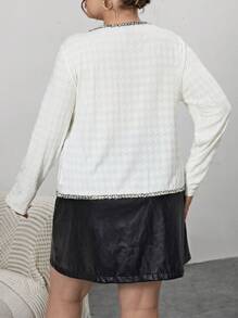 SHEIN Privé Women's Plus Size Textured Fabric Buttoned T-shirt - Black and White - View 2