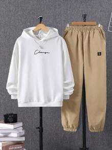 SHEIN 青少年男孩休闲百搭英式图案连帽运动衫和拼色紧身裤套装 - 卡其色 - 查看 1