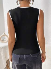 SHEIN Essnce 女款修身無袖上衣,不對稱撞色收邊領口 - 黑與白 - 查看 3