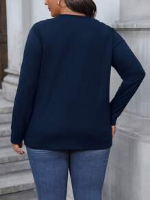 SHEIN LUNE 女款大尺碼雞心領拼色紐扣 T 卹 - 藏蓝色 - 查看 2