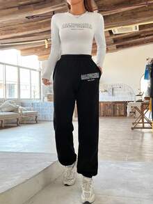 SHEIN EZwear Lá thư In Áo thun Và Quần thể thao Bộ - Đen và trắng - Xem 4