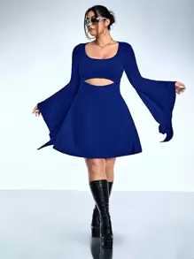 SHEIN ICON 大碼鐘形袖前鏤空緊身洋裝