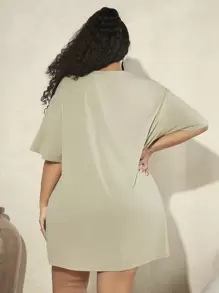 SHEIN CURVE+ 大尺碼女用寬鬆字母印花 T 卹連身裙 - 薄荷綠 - 查看 2
